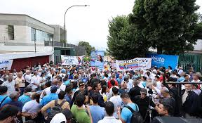 Ciudadanos de Vente Chacao reunidos en asamblea comunitaria